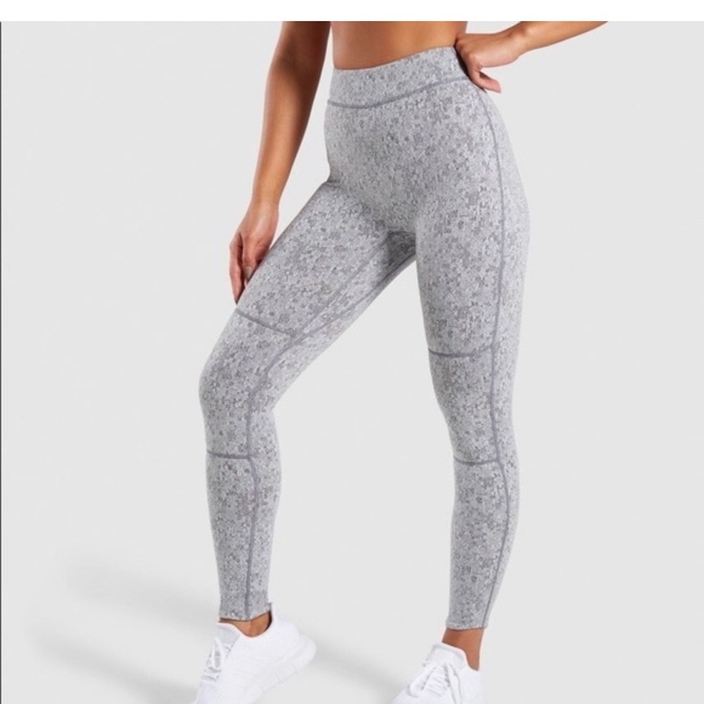 Fleur gym shark leggings